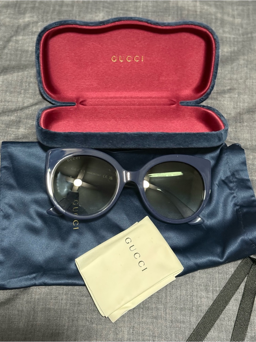Gucci Women's Navy Sunglasses with Dark Lenses